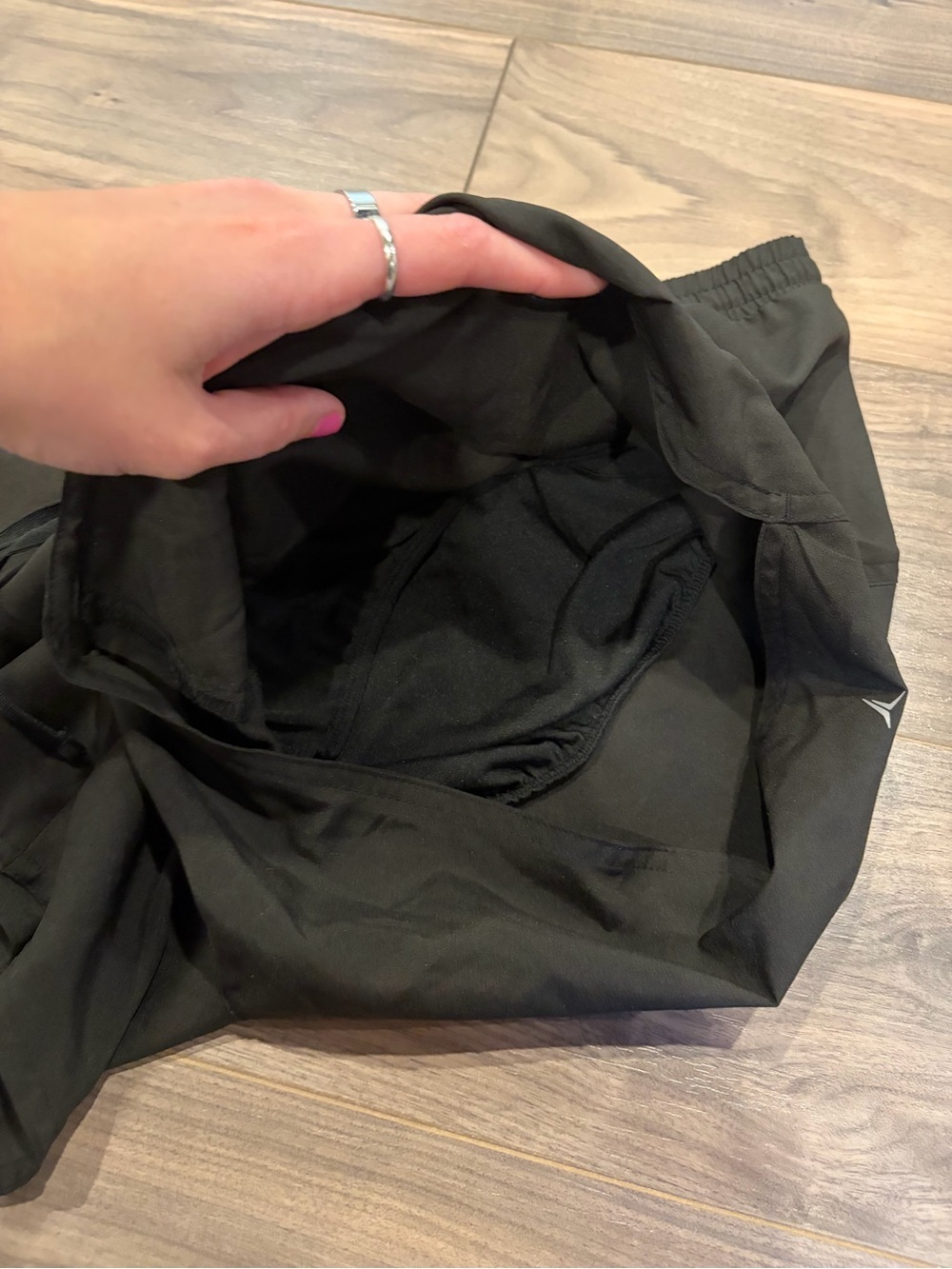 Old navy lined running shorts - Picture 2 of 4